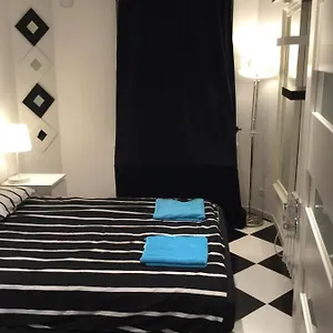  Apartament Red&white Lower Ground Floor
