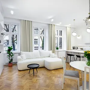  Apartament Tyzenhauz Krowoderska Street